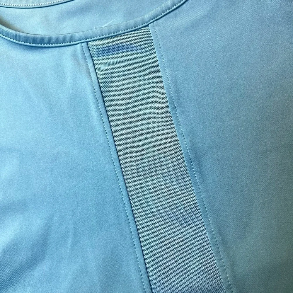 Nike Dri-Fit High Neck Crop Top w/‎ Built In Sports Bra Women's Size Small Blue